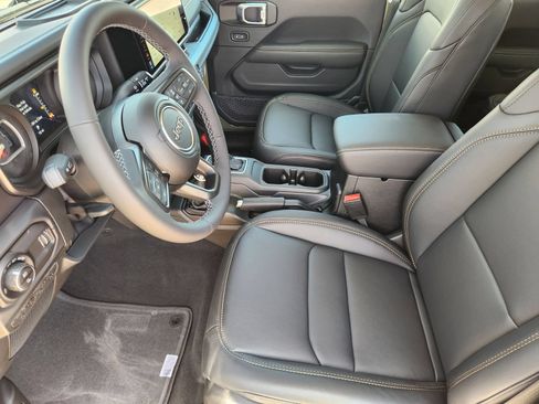 New 2026 Jeep Gladiator Sport AWD/4WD image 15
