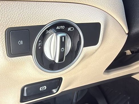 Used 2014 Mercedes-Benz CLA 250 image 28