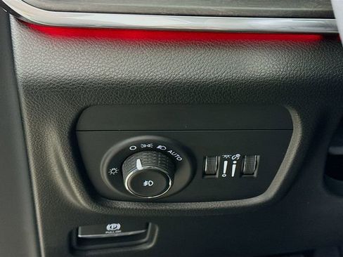 New 2025 Jeep Grand Cherokee L Overland image 10