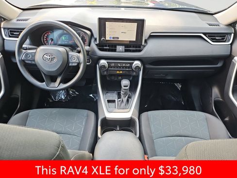 Used 2025 Toyota RAV4 XLE FWD image 16
