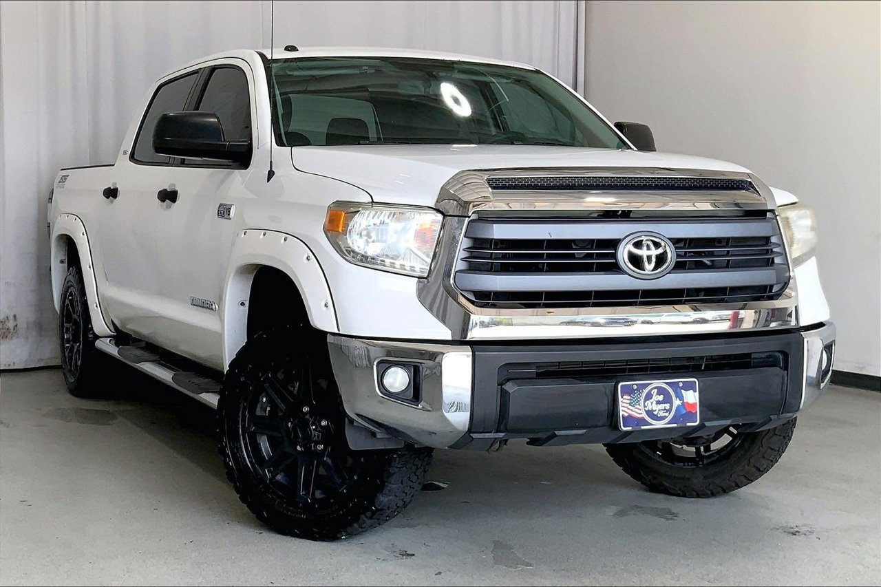 Used 2014 Toyota Tundra SR5 w/ SR5 Upgrade Package RWD image 32