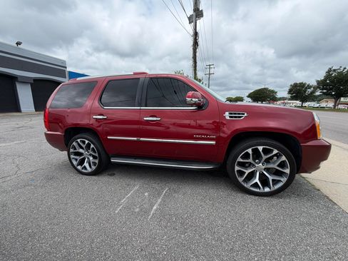 Used 2014 Cadillac Escalade Luxury AWD/4WD image 6