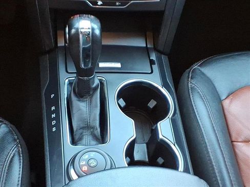 Used 2019 Ford Explorer XLT w/ Equipment Group 202A image 28