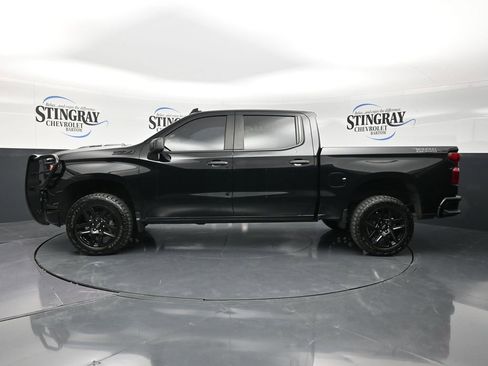 Used 2025 Chevrolet Silverado 1500 Custom Trail Boss w/ Midnight Edition AWD/4WD image 5