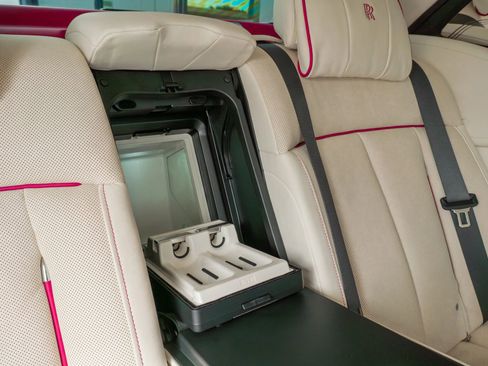 Used 2023 Rolls-Royce Phantom Sedan image 62