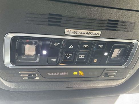 Used 2025 Lincoln Nautilus Reserve image 23