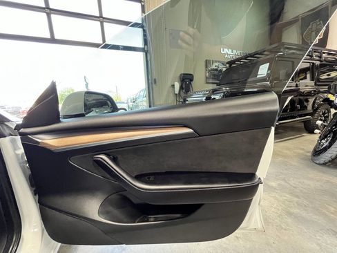 Used 2022 Tesla Model 3 Long Range AWD/4WD image 31