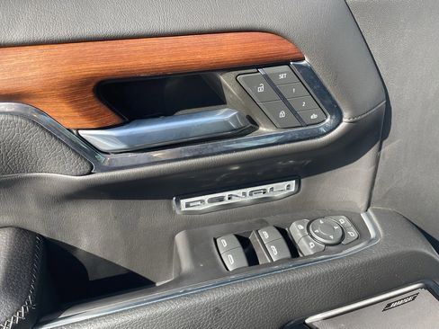 Used 2022 GMC Sierra 1500 Denali image 12