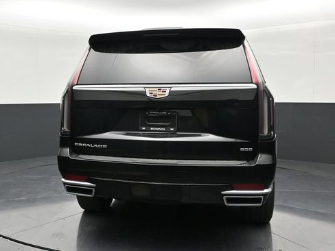 Used 2023 Cadillac Escalade Luxury RWD image 4
