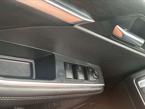 Used 2025 GMC Acadia Elevation FWD image 33