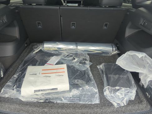 New 2026 Volkswagen Tiguan SE R-Line image 29