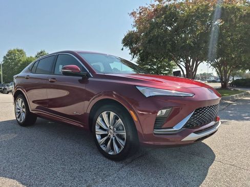 Used 2024 Buick Envista Avenir FWD image 2