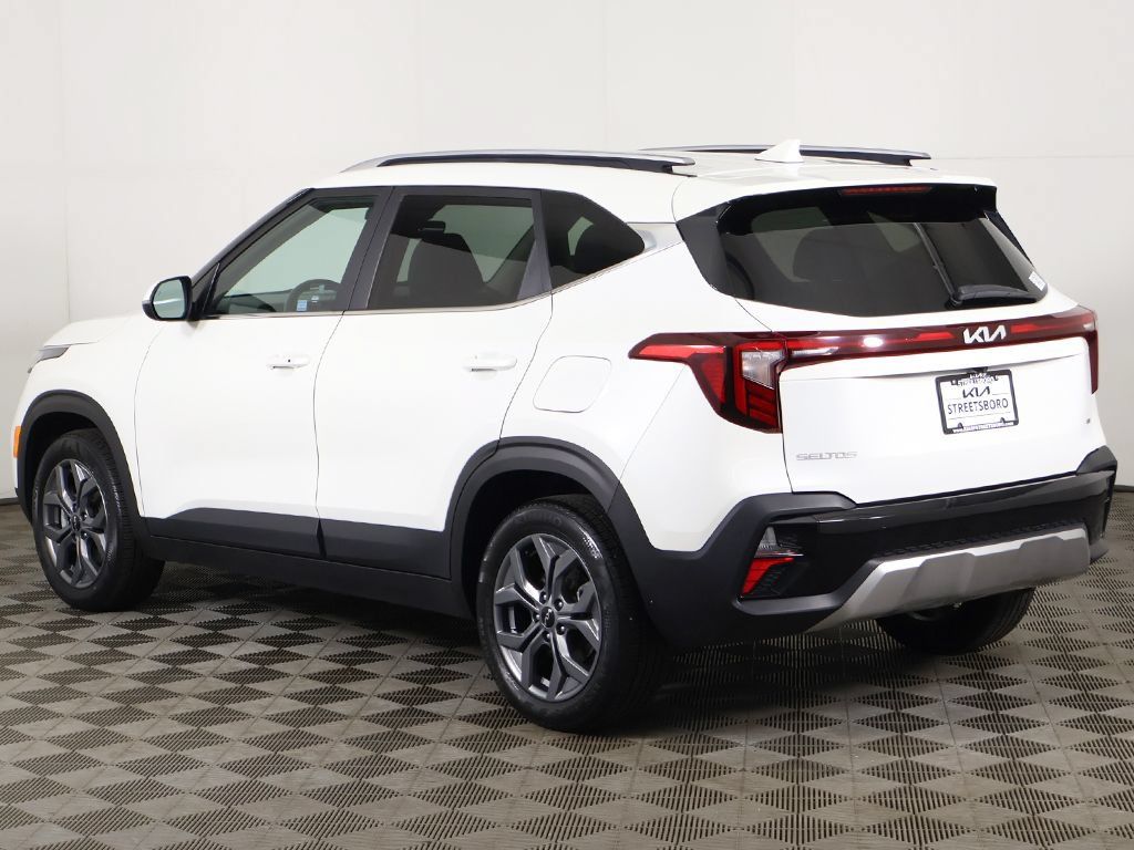 Used 2024 Kia Seltos S AWD/4WD image 9