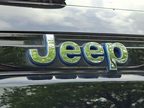 Used 2023 Jeep Grand Cherokee 4WD 4xe image 36