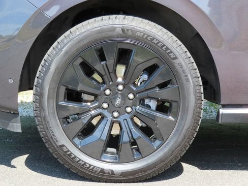 Used 2025 Ford Expedition Max Platinum w/ Stealth Appearance Package AWD/4WD image 13