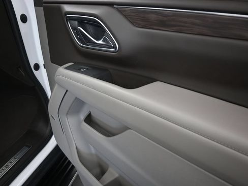Used 2023 Chevrolet Tahoe LT w/ Luxury Package RWD image 23