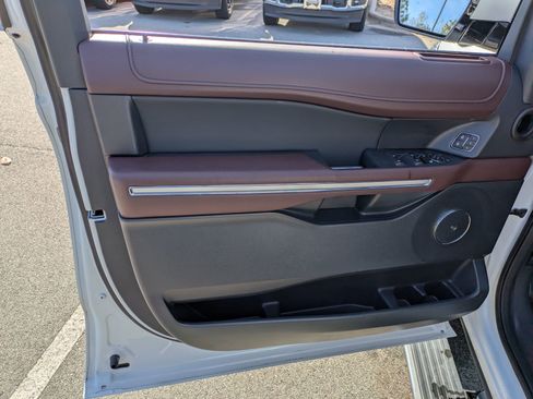 Certified 2022 Ford Expedition Limited image 15