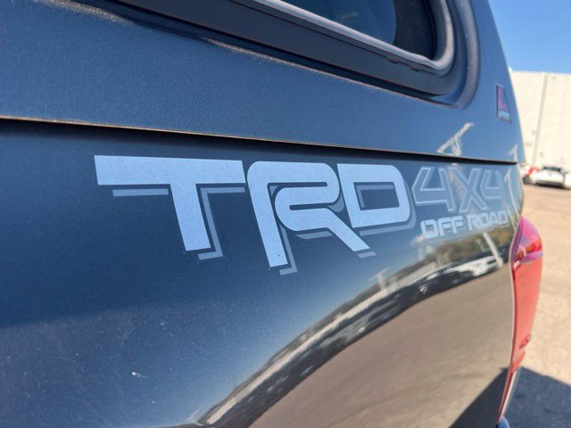 Used 2016 Toyota Tacoma TRD Off-Road w/ Premium & Technology Package AWD/4WD image 14