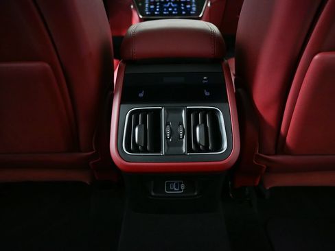 Used 2023 Maserati Grecale Modena AWD/4WD image 16