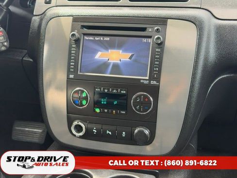 Used 2014 Chevrolet Suburban LT image 11