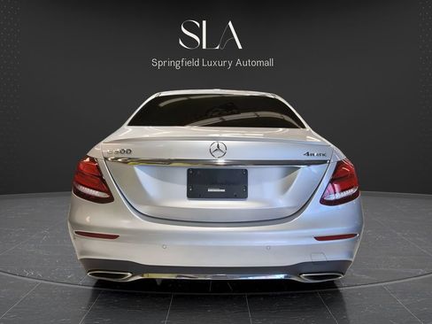 Used 2017 Mercedes-Benz E 300 4MATIC image 7