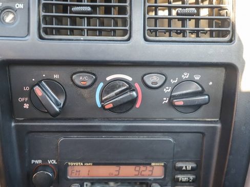 Used 2004 Toyota Tacoma 2WD Regular Cab image 20