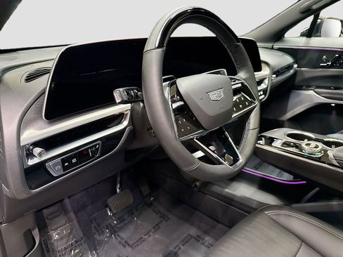 Used 2026 Cadillac Lyriq Premium Luxury AWD/4WD image 11