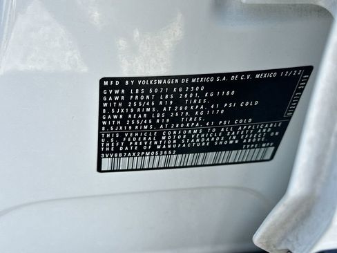 Used 2023 Volkswagen Tiguan SE R-Line AWD/4WD image 27