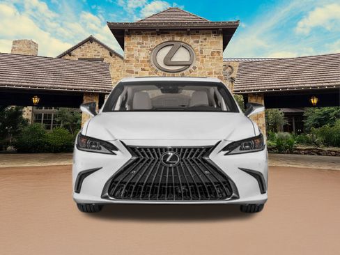 Used 2023 Lexus ES 300h w/ Premium Package image 4