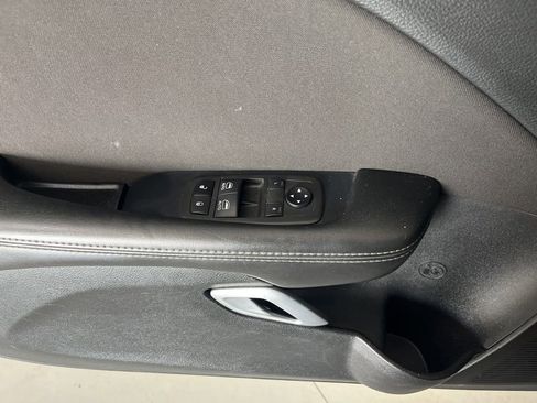Used 2021 Dodge Challenger SXT w/ Driver Convenience Group RWD image 38