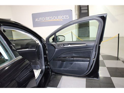 Used 2020 Ford Fusion Titanium image 25