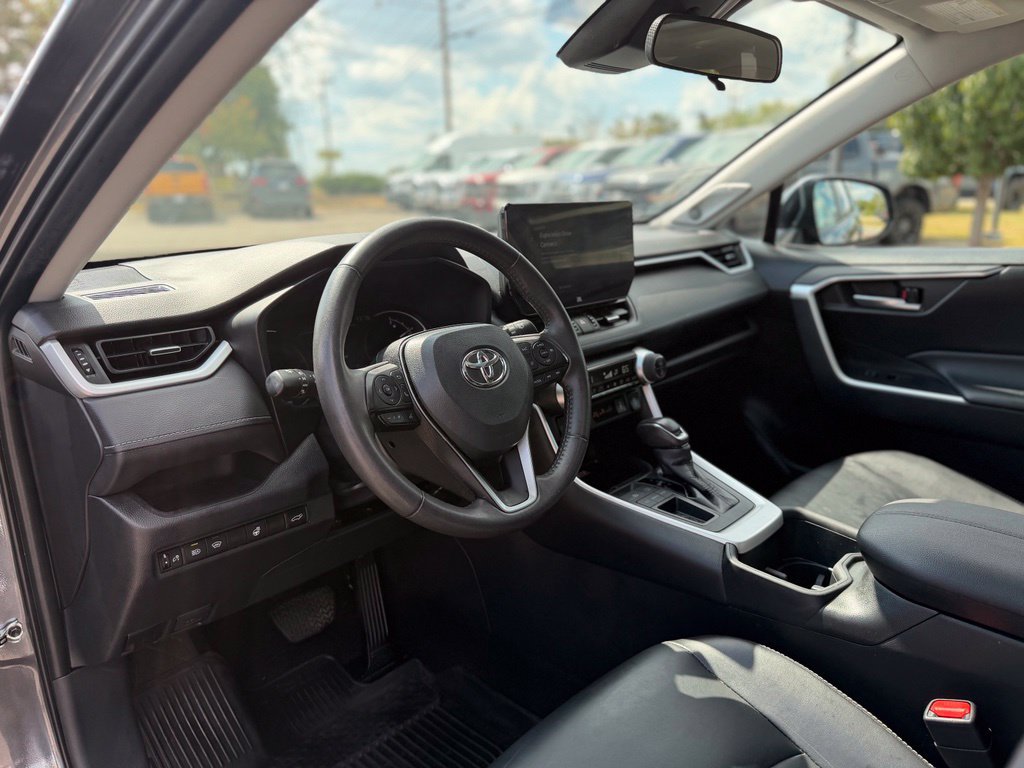 Used 2023 Toyota RAV4 XLE Premium FWD image 11