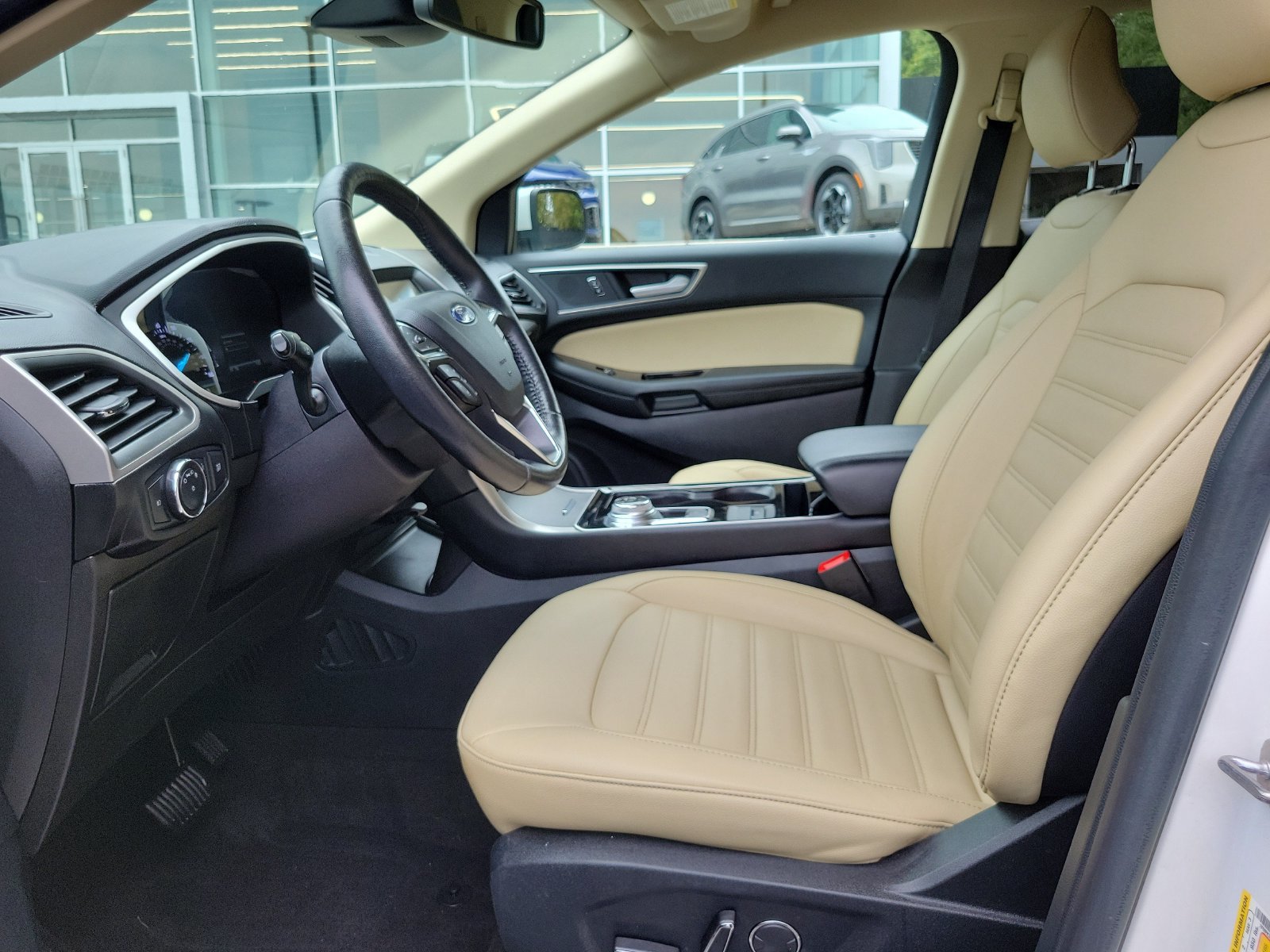 Used 2019 Ford Edge SEL w/ Equipment Group 201A FWD image 9