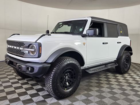 New 2026 Ford Bronco Badlands AWD/4WD image 3