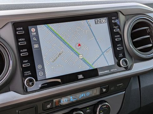 Used 2022 Toyota Tacoma Limited image 24