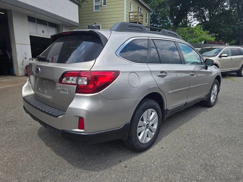 Used 2016 Subaru Outback 2.5i Premium AWD/4WD image 3