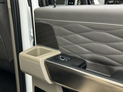 Used 2026 Ford F450 Platinum w/ Platinum Plus Package image 38