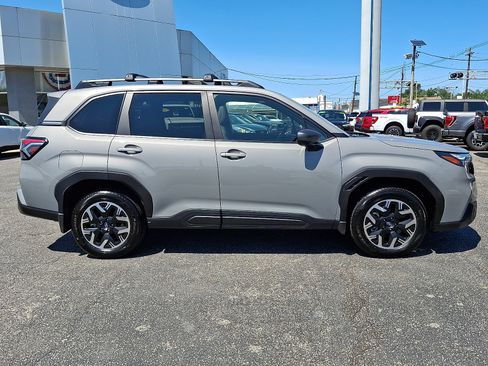 Used 2025 Subaru Forester Premium w/ Convenience Package #1 AWD/4WD image 7