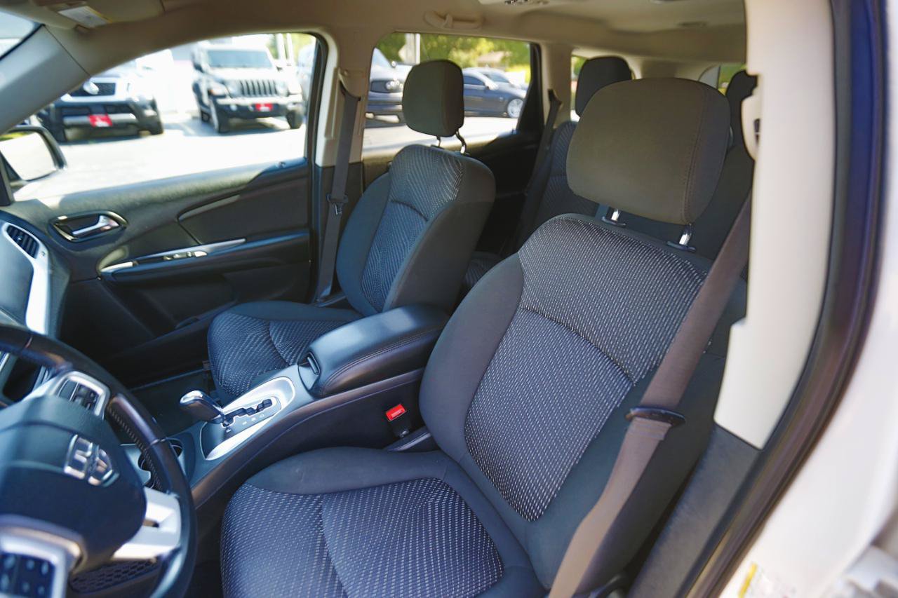 Used 2020 Dodge Journey SE w/ SE Popular Equipment Group FWD image 5