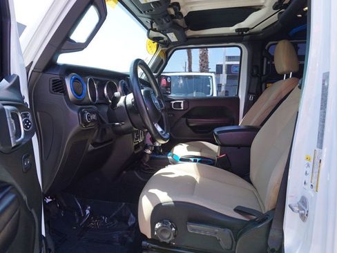 Used 2020 Jeep Gladiator Sport w/ Quick Order Package 24S AWD/4WD image 18