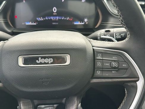 Used 2023 Jeep Grand Cherokee Limited w/ Black Appearance Package image 20