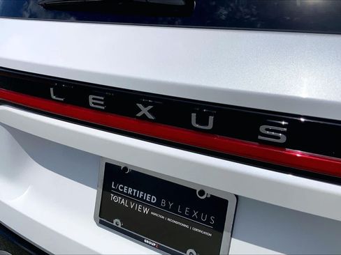 Used 2025 Lexus TX 500h AWD w/ Technology Package image 10