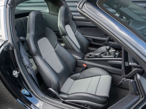 Certified 2022 Porsche 911 Targa 4 GTS AWD/4WD image 47