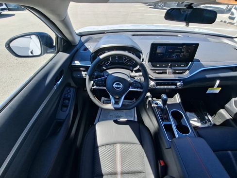 New 2026 Nissan Altima 2.5 SR FWD image 14