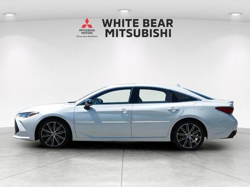 Used 2022 Toyota Avalon Touring FWD image 3