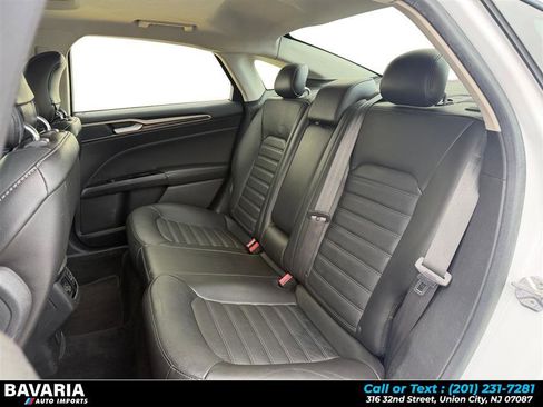 Used 2014 Ford Fusion SE w/ Equipment Group 202A FWD image 16