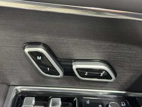 Used 2023 Land Rover Range Rover SE image 25