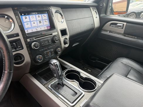 Used 2017 Ford Expedition Limited w/ Equipment Group 301A RWD image 21