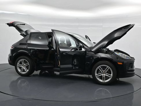 Certified 2026 Porsche Macan AWD/4WD image 21