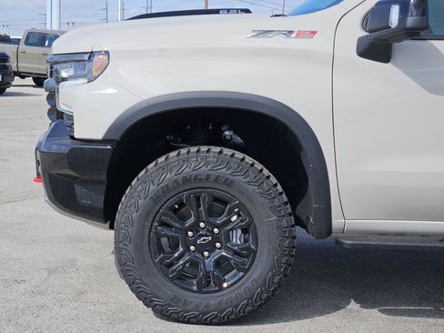 New 2026 Chevrolet Silverado 1500 ZR2 AWD/4WD image 6